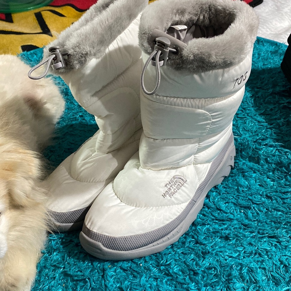 North face women’s snow boots